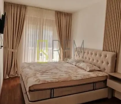 Izdavanje, jednosoban stan, 50m², City Kvart, Podgorica - image 11