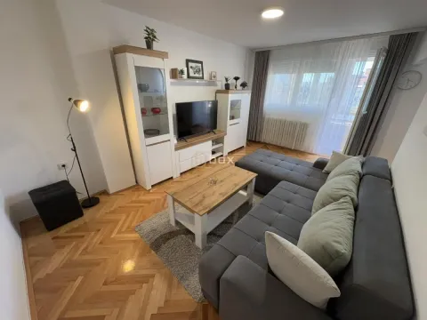Rent, two bedroom apartment, 52m², Bulevar, Niš