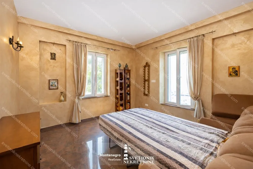 Prodaja, trosoban stan, 106m², Centar, Herceg Novi