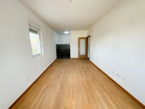 Sale, one bedroom apartment, 45m², Pobrežje, Podgorica - image 2