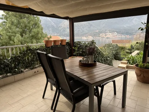 Sale, two bedroom apartment, 74m², Dobrota, Kotor - image 12