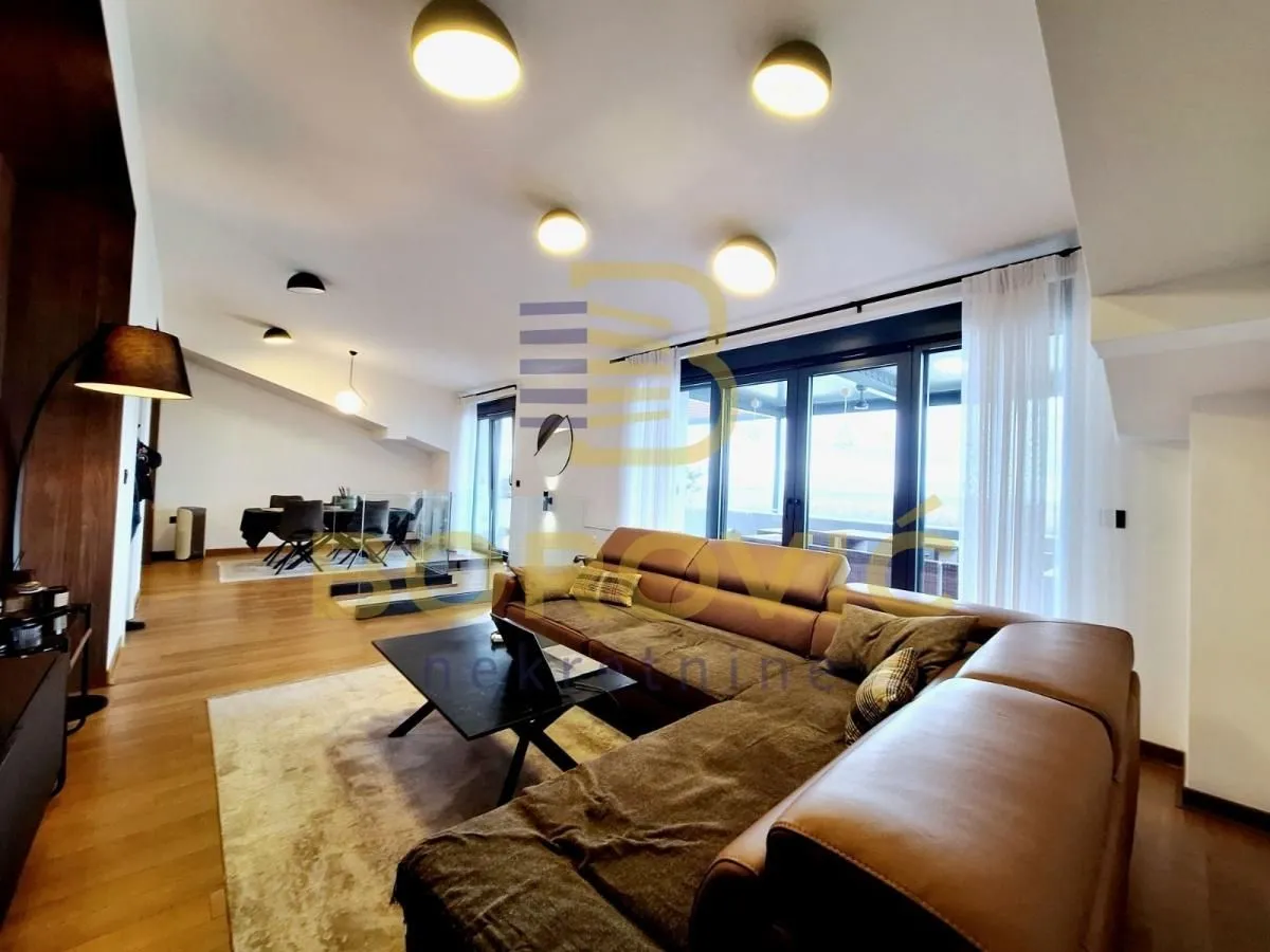 Prodaja, četvorosoban stan, 157m², Zemun Sve Podlokacije, Beograd