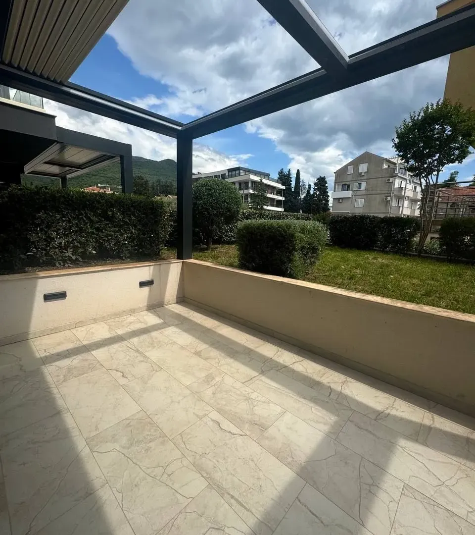 Prodaja, jednosoban stan, 80m², Tivat, Crna Gora