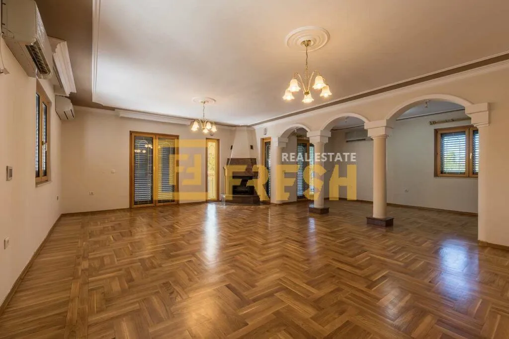 Rent, house, 370m², Zabjelo, Podgorica
