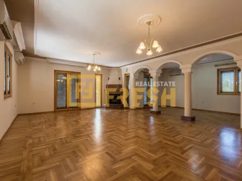 Izdavanje, kuća, 370m², Zabjelo, Podgorica - image 37