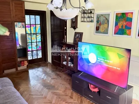 Sale, four bedroom apartment, 153m², Stari Grad, Beograd - image 3