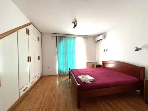 Rent, house, 300m², Zagorič, Podgorica - image 19