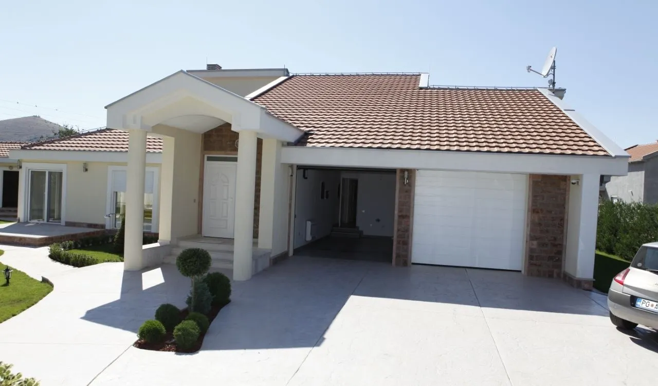 Rent, house, 250m², Donji Kokoti, Podgorica