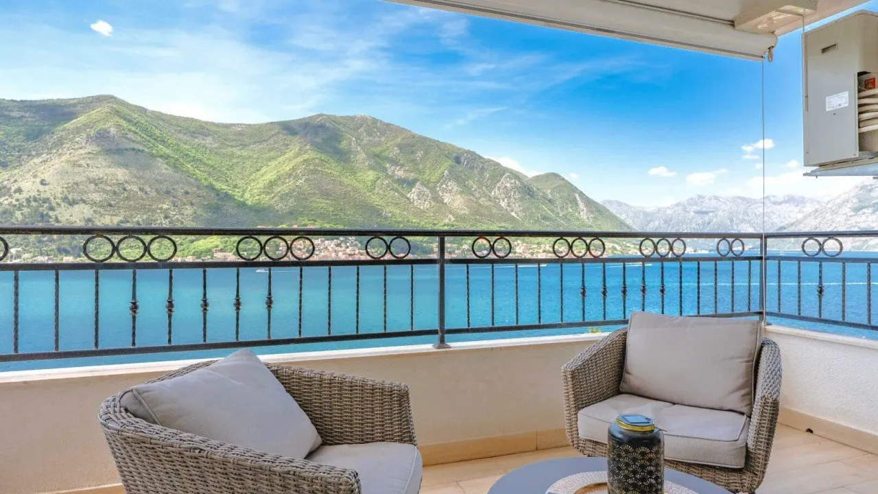Sale, two bedroom apartment, 85m², Prčanj, Kotor