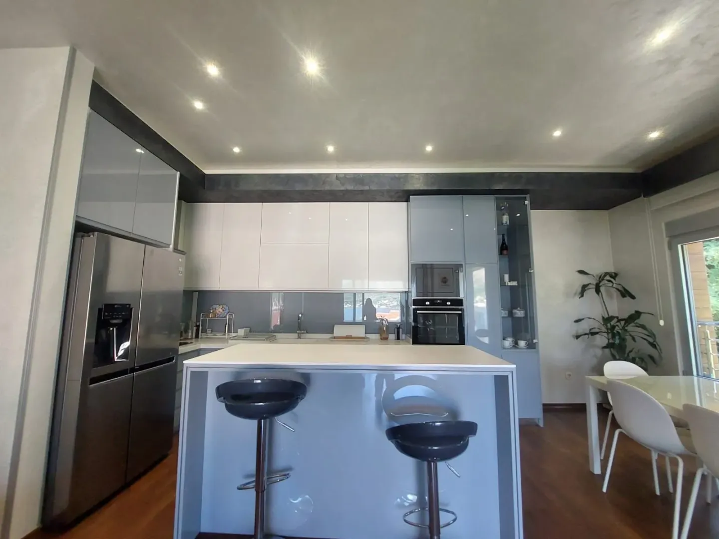 Rent, three bedroom apartment, 130m², Dobrota, Kotor