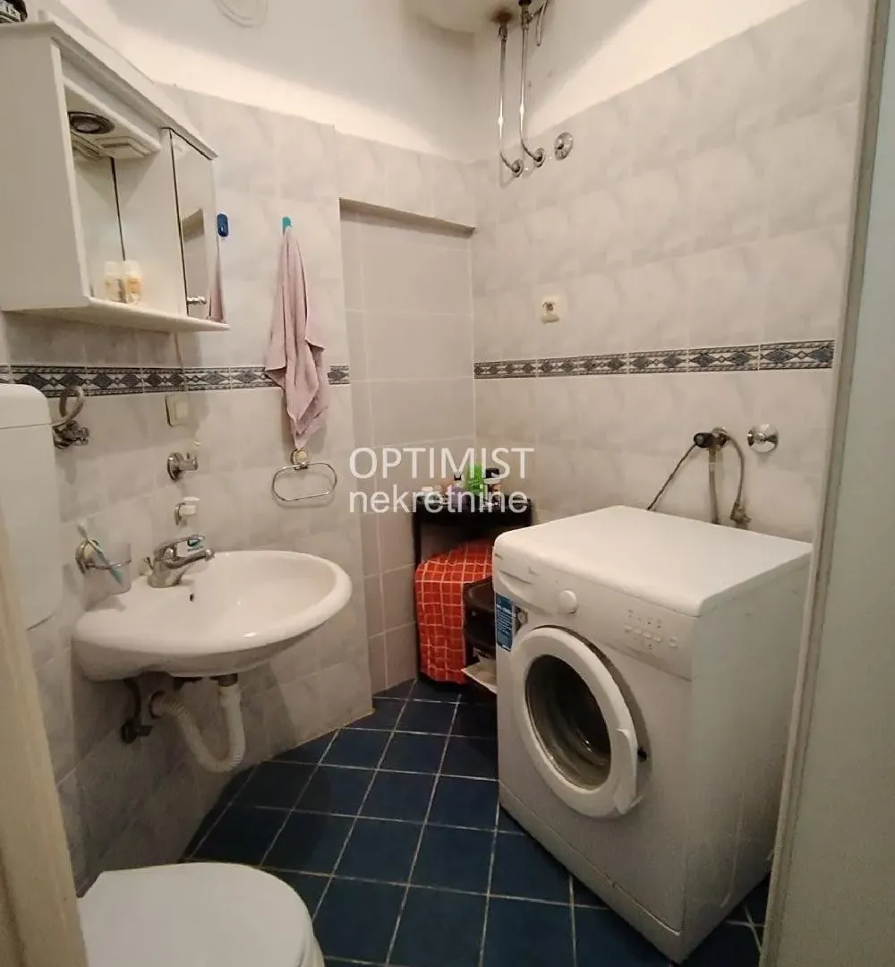 Prodaja, trosoban stan, 61m², Skadarlija, Beograd