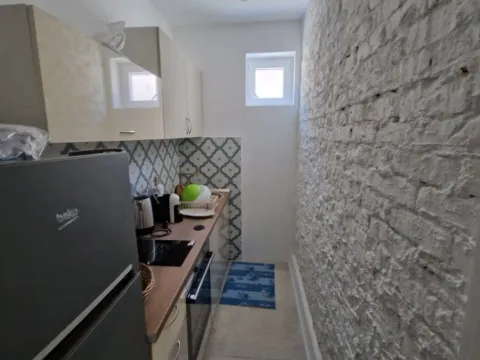 Izdavanje, dvosoban stan, 60m², Kumbor, Herceg Novi - image 3