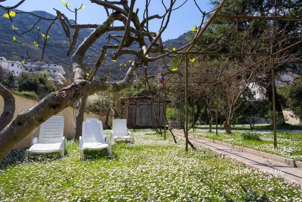 Sale, house, 670m², Prčanj, Kotor