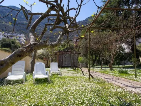 Prodaja, kuća, 670m², Prčanj, Kotor - image 16