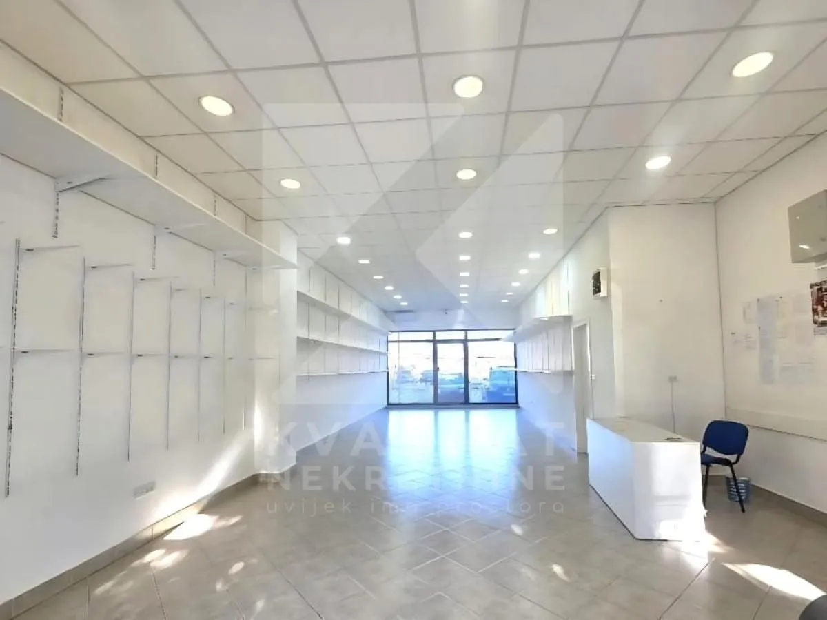 Rent, studio apartment, 120m², Stari Aerodrom, Podgorica