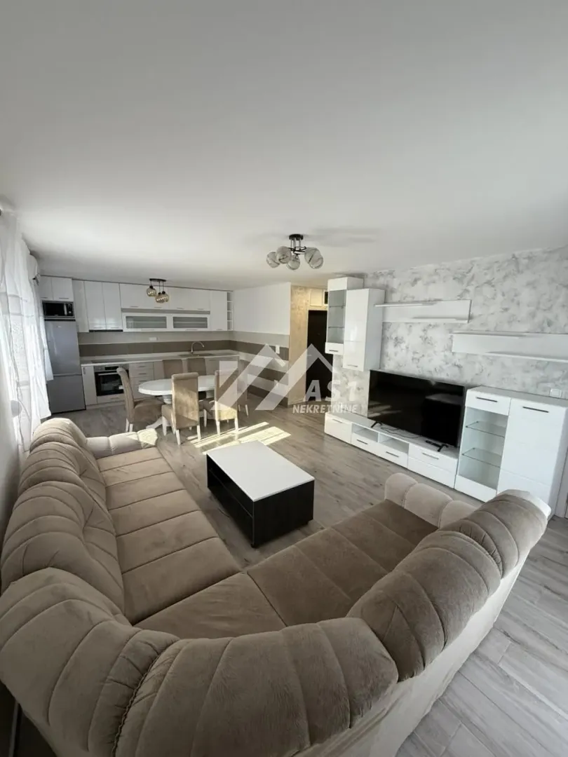 Izdavanje, četvorosoban stan, 91m², Telep, Novi Sad Sve Podlokacije