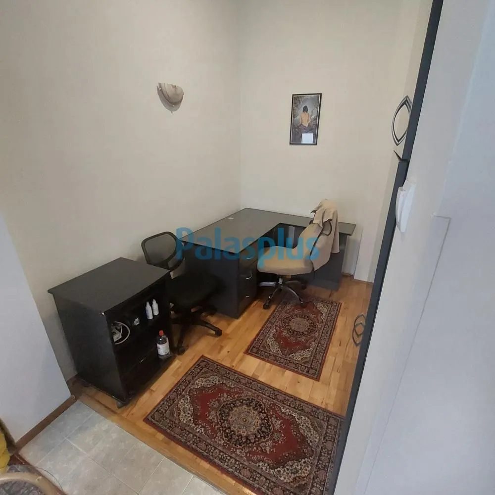 Rent, office space, 52m², Skadarlija, Beograd