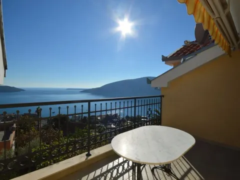 Prodaja, kuća, 200m², Herceg Novi, Crna Gora