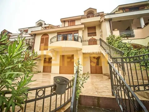 Rent, house, 100m², Gorica C, Podgorica - image 2