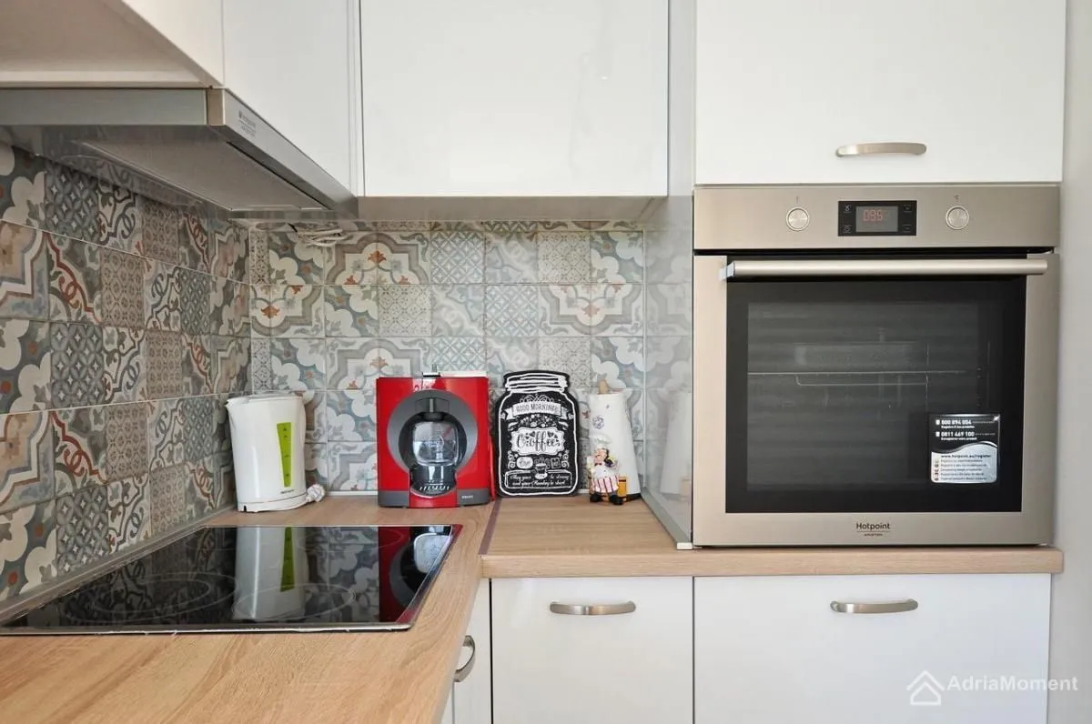 Prodaja, jednosoban stan, 52m², Dobrota, Kotor