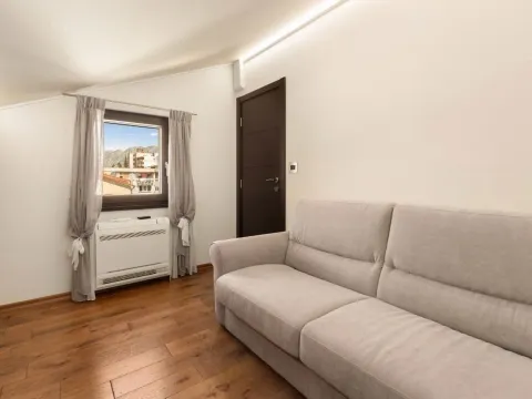 Prodaja, dvosoban stan, 100m², Dobrota, Kotor - image 17