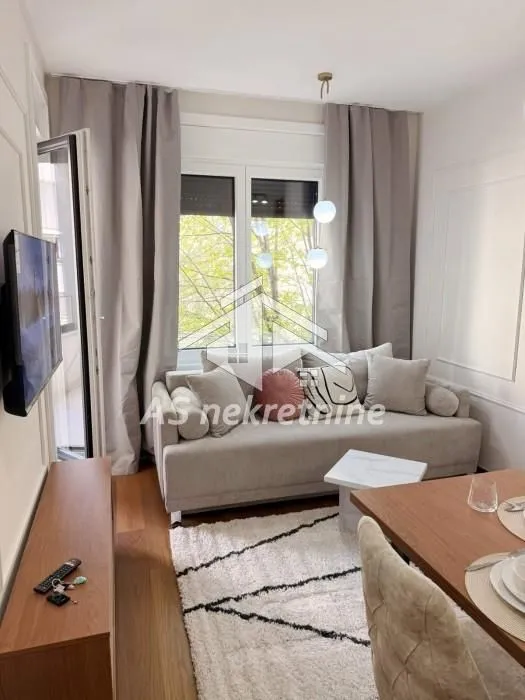Izdavanje, stan, 33m², Lekino Brdo, Voždovac Sve Podlokacije