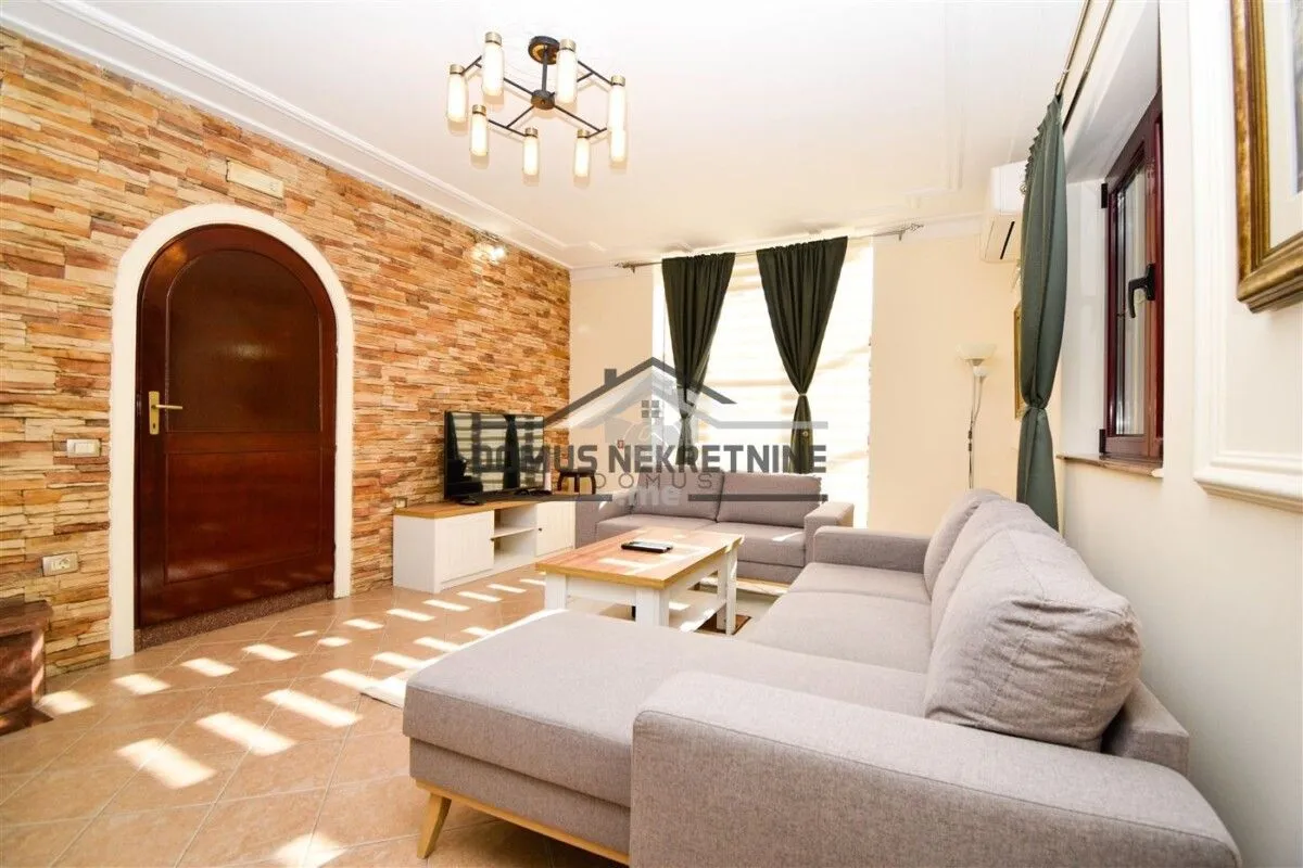 Rent, house, 200m², Donja Gorica, Podgorica