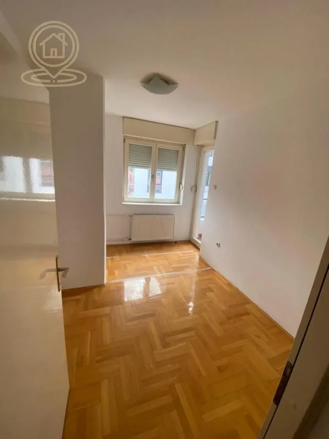 Izdavanje, trosoban stan, 73m², Medijana, Niš