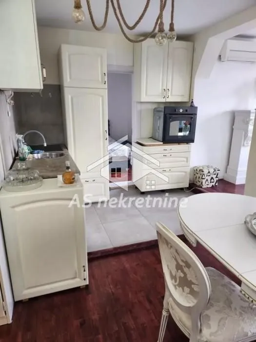 Rent, two bedroom apartment, 56m², Vračar Sve Podlokacije, Beograd