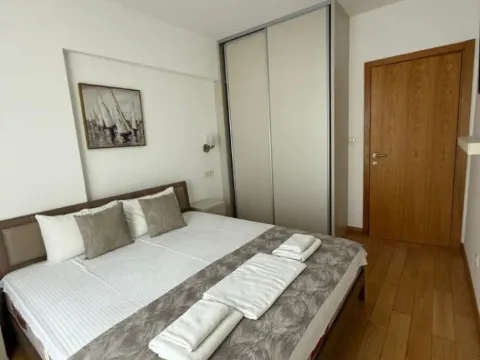 Izdavanje, dvosoban stan, 73m², Centar, Budva - image 2