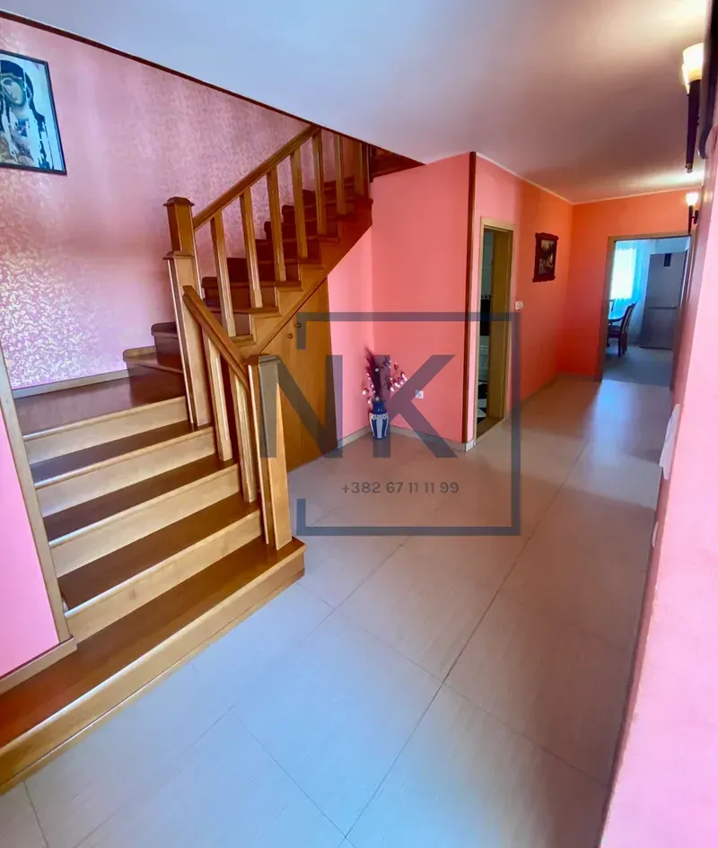 Izdavanje, dvosoban stan, 90m², Tološi, Podgorica