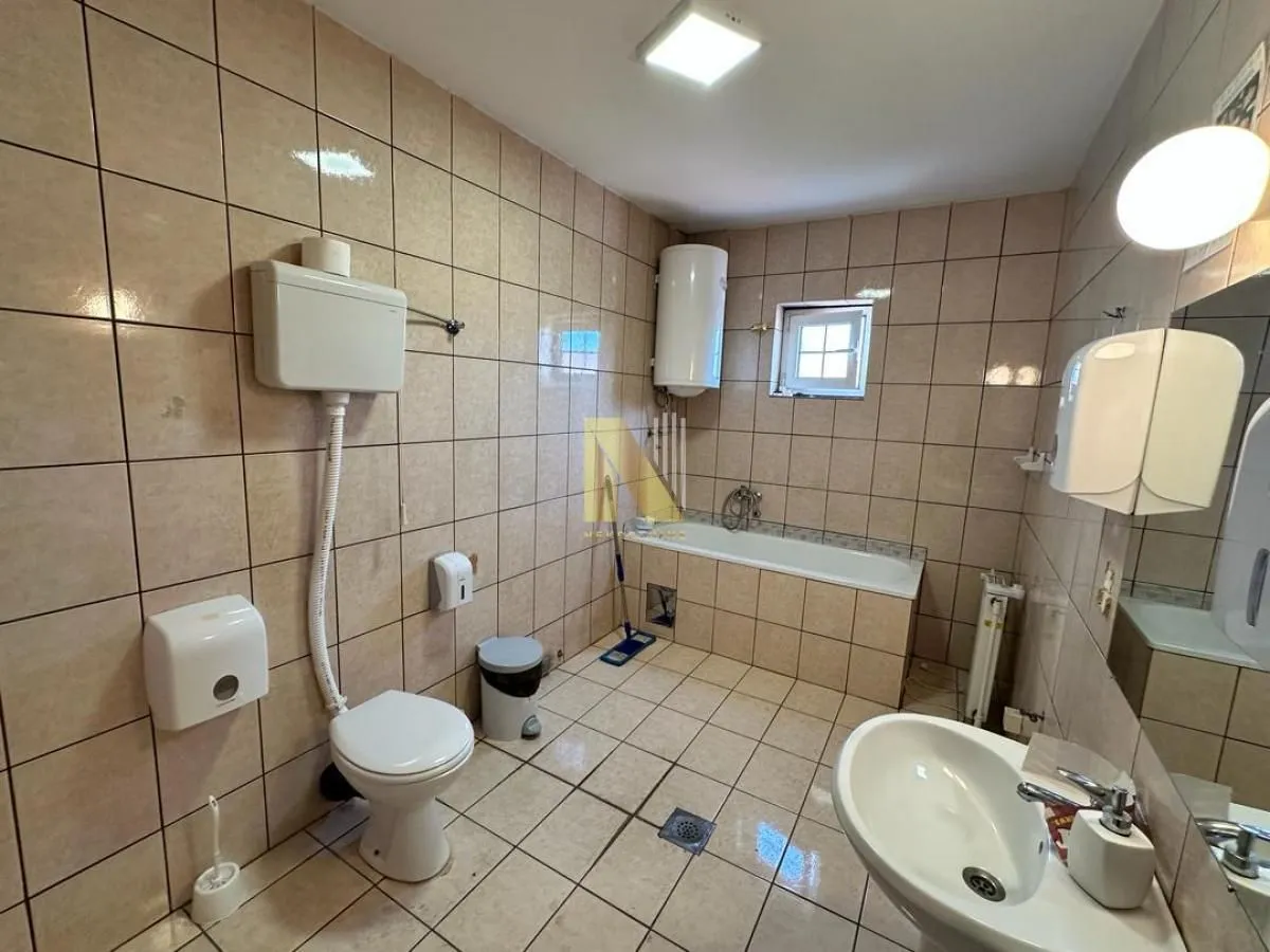 Rent, office space, 182m², Centar, Novi Sad