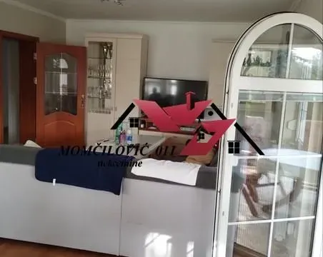 Prodaja, kuća, 450m², Zemun Ugrinovci, Zemun Sve Podlokacije - image 3