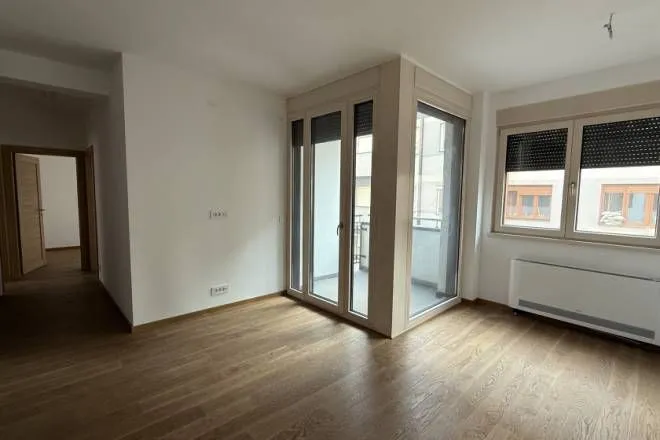 Rent, four bedroom apartment, 71m², Vračar Sve Podlokacije, Beograd