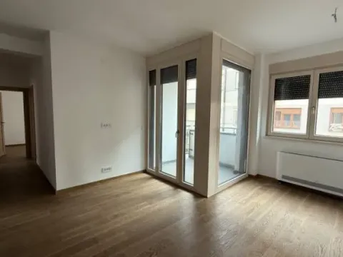 Stan in Vračar Sve Podlokacije