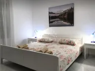 Sale, three bedroom apartment, 85m², Sveti Stefan, Budva - image 4