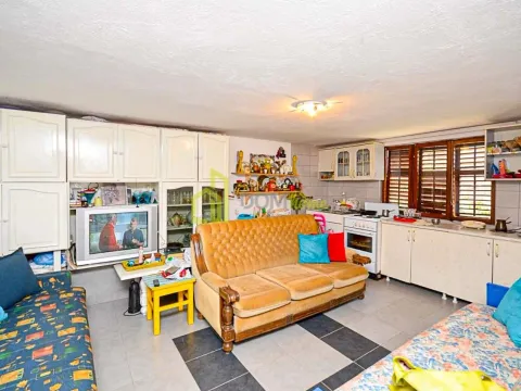 Prodaja, kuća, 190m², Bar, Crna Gora - image 13