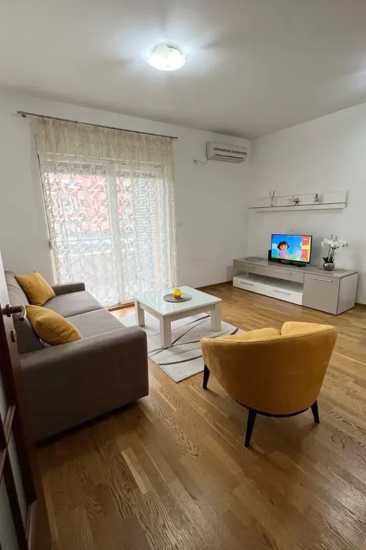 Izdavanje, jednosoban stan, 51m², City Kvart, Podgorica