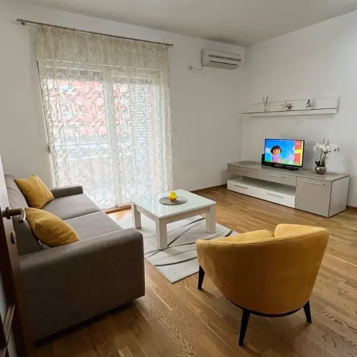 Izdavanje, jednosoban stan, 51m², City Kvart, Podgorica