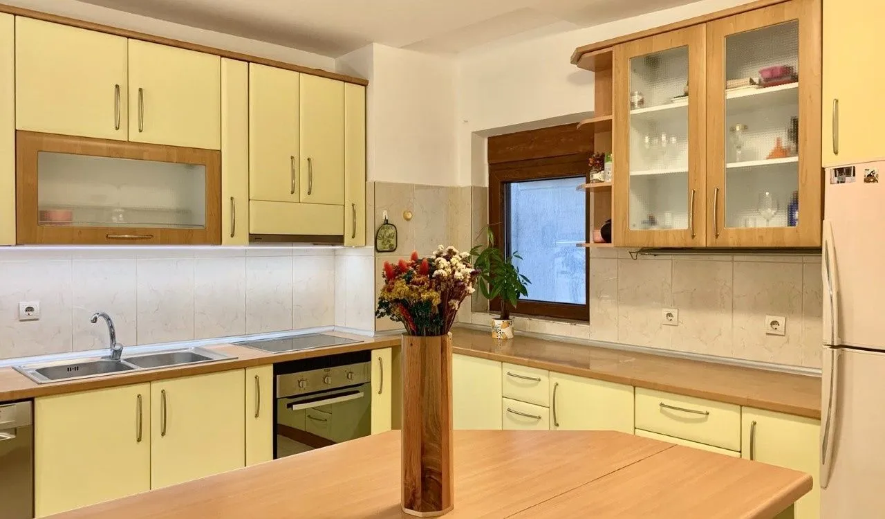 Rent, three bedroom apartment, 110m², Gorica C, Podgorica