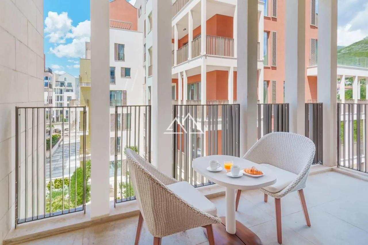 Prodaja, jednosoban stan, 55m², Centar, Tivat