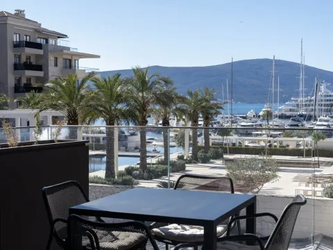 Prodaja, jednosoban stan, 81m², Porto Montenegro, Tivat - image 1