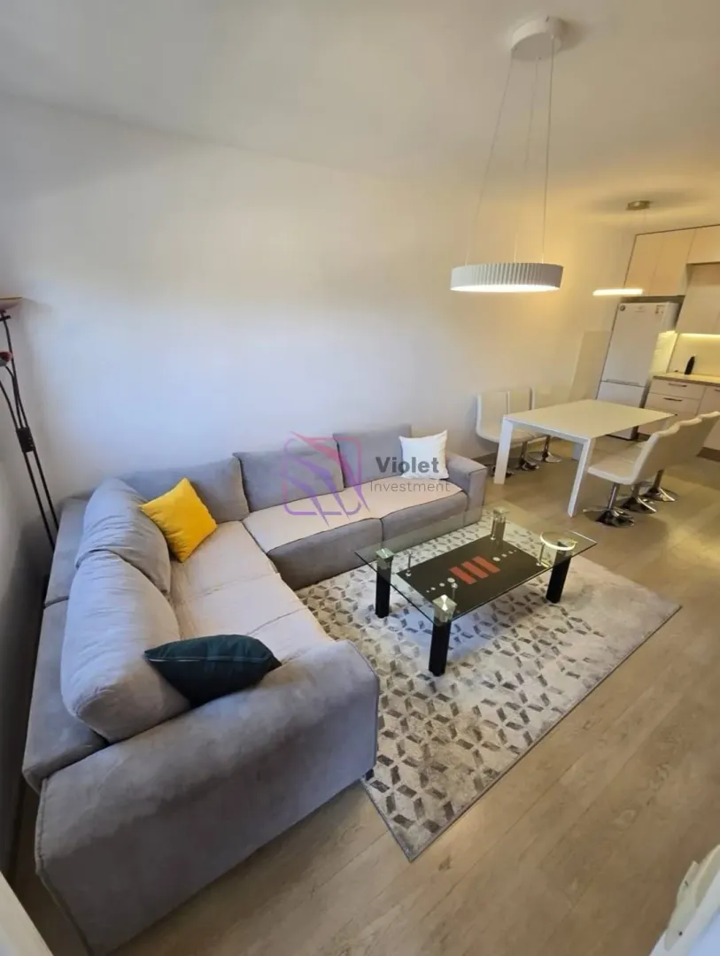 Izdavanje, dvosoban stan, 70m², City Kvart, Podgorica