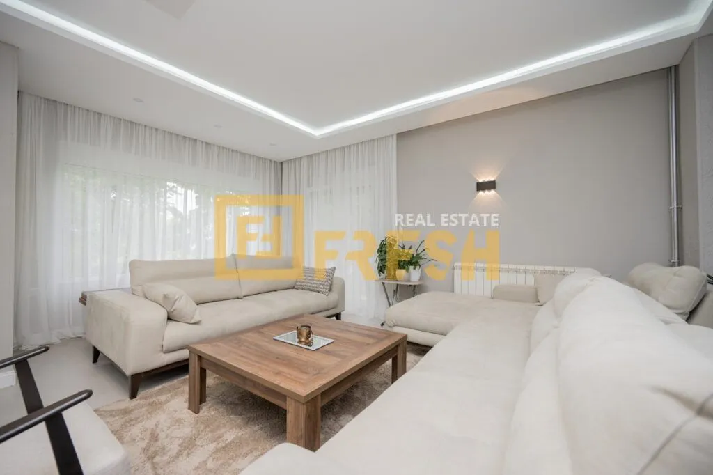 Sale, house, 350m², Vranići, Podgorica