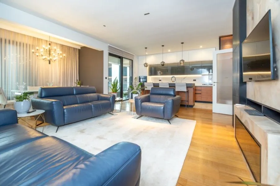 Izdavanje, trosoban stan, 142m², Zagorič, Podgorica