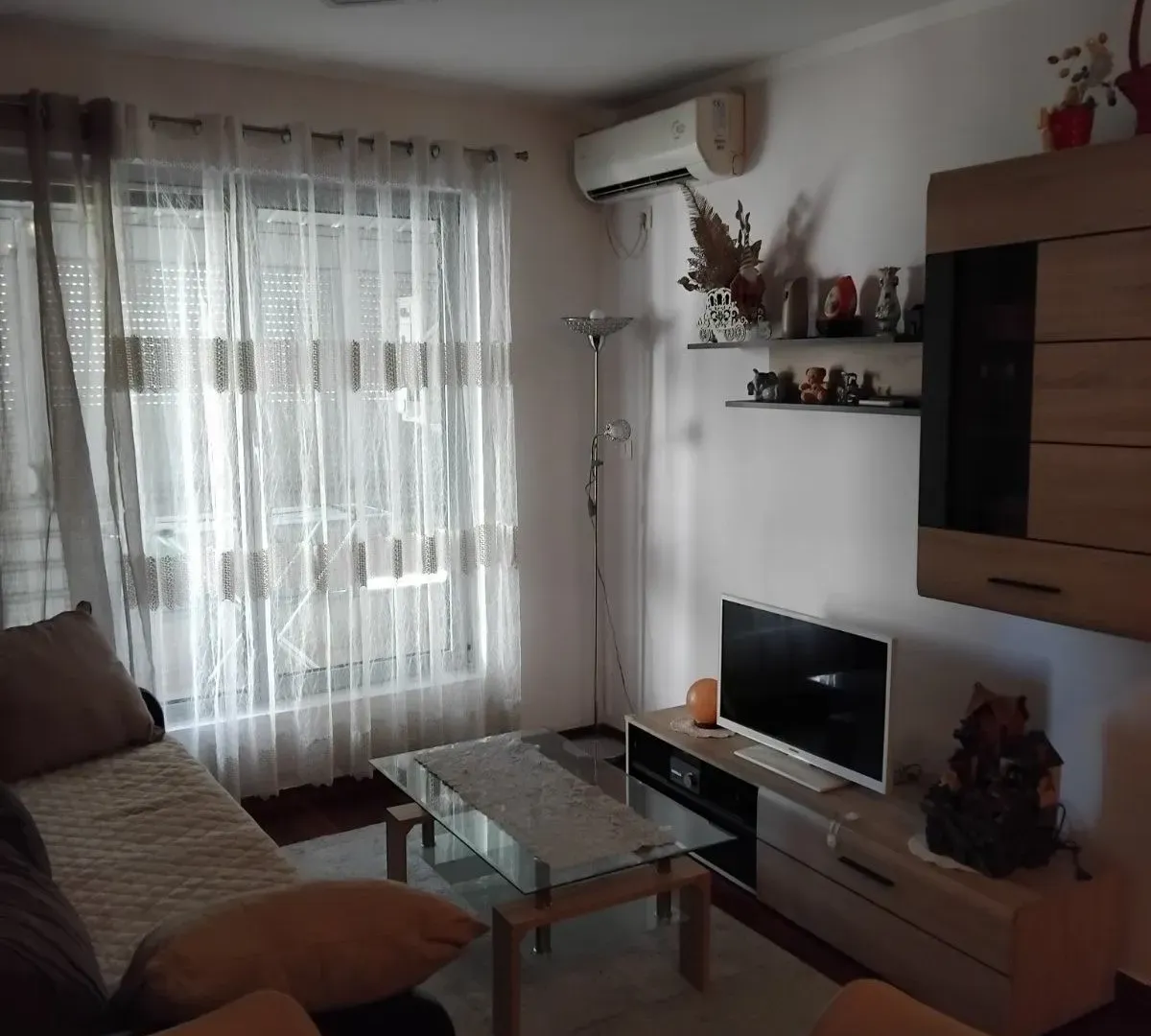 Rent, one bedroom apartment, 42m², Krivi Most, Podgorica