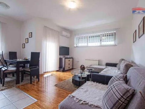 Izdavanje, jednosoban stan, 41m², Centar, Zlatibor - image 1