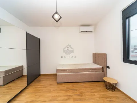 Izdavanje, kuća, 190m², Tološi, Podgorica - image 14