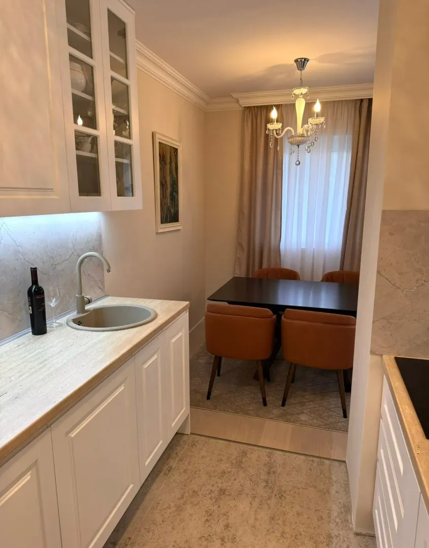 Izdavanje, trosoban stan, 100m², Preko Morače, Podgorica