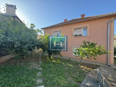 Prodaja, kuća, 226m², Ćele Kula, Niš - image 1